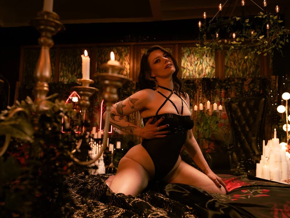 ladylena1, preview image from her own streaming profile
