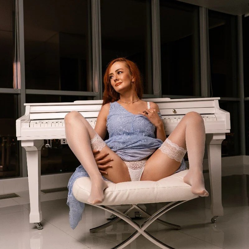 megany, profile portrait published on her own streaming profile
