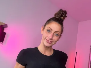 SkyeHotwife, a Jerkmate performer, in the portrait published on her platform profile